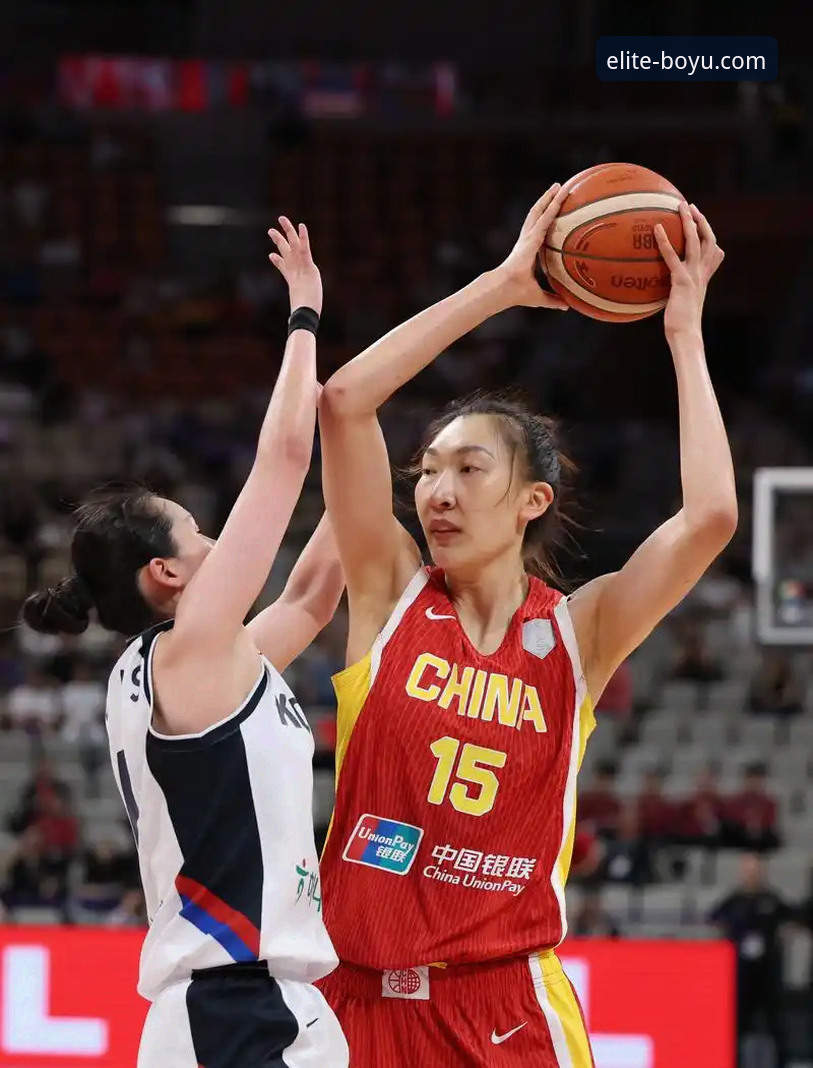 中国女篮如何通过战术变阵与关键球员爆发锁定世界杯资格？一场专业复盘